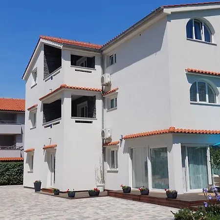 Matea Apartamento Baška